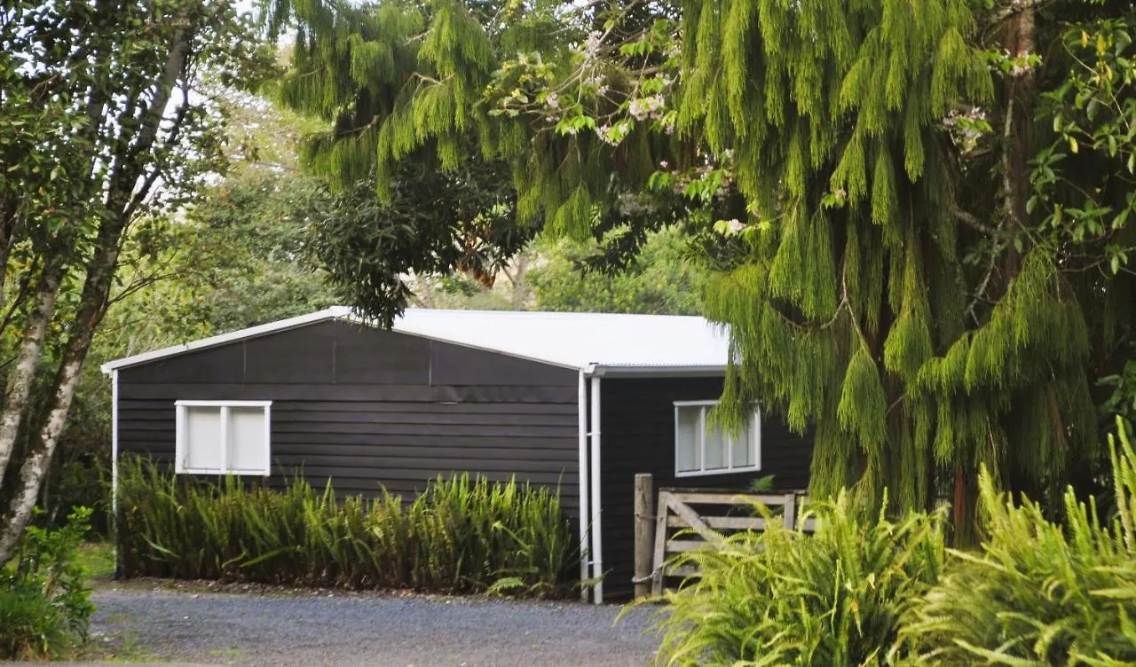 Holiday home Lakeside Cottage With Jetty At Lake Tarawera Rotorua